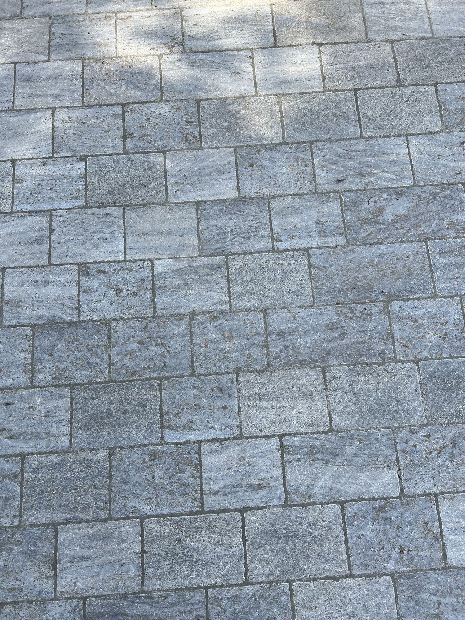Pflasterplatten - allseits gesägt & antik getrommelt - 1qm