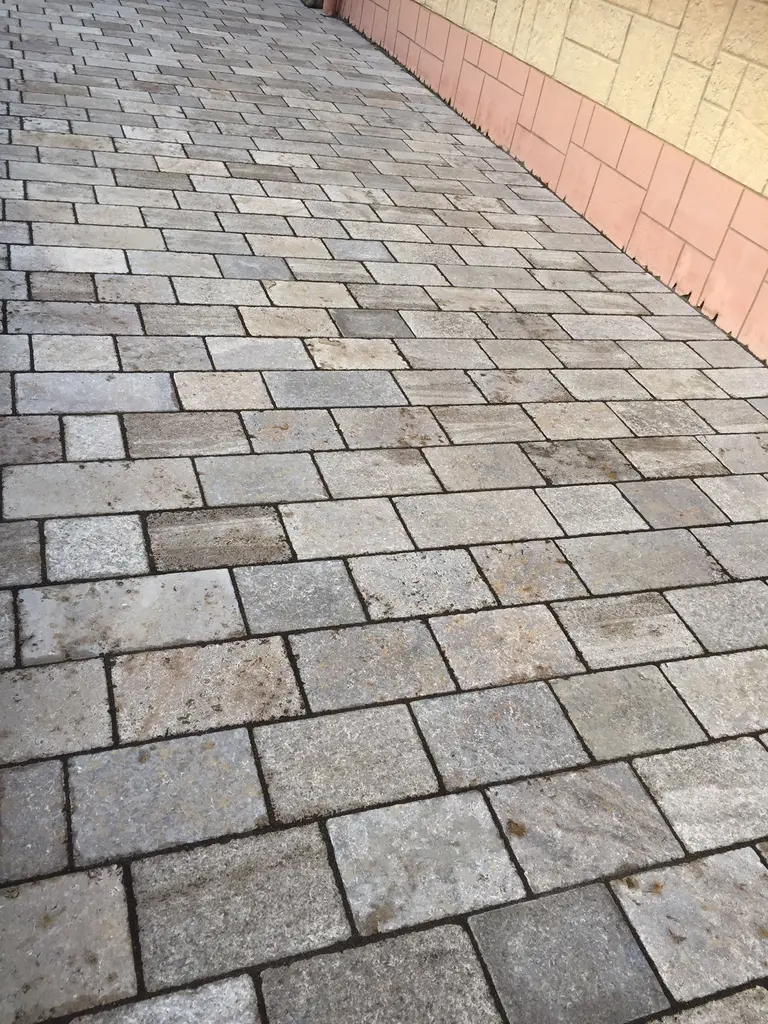 Pflasterplatten - allseits gesägt & antik getrommelt - 1qm