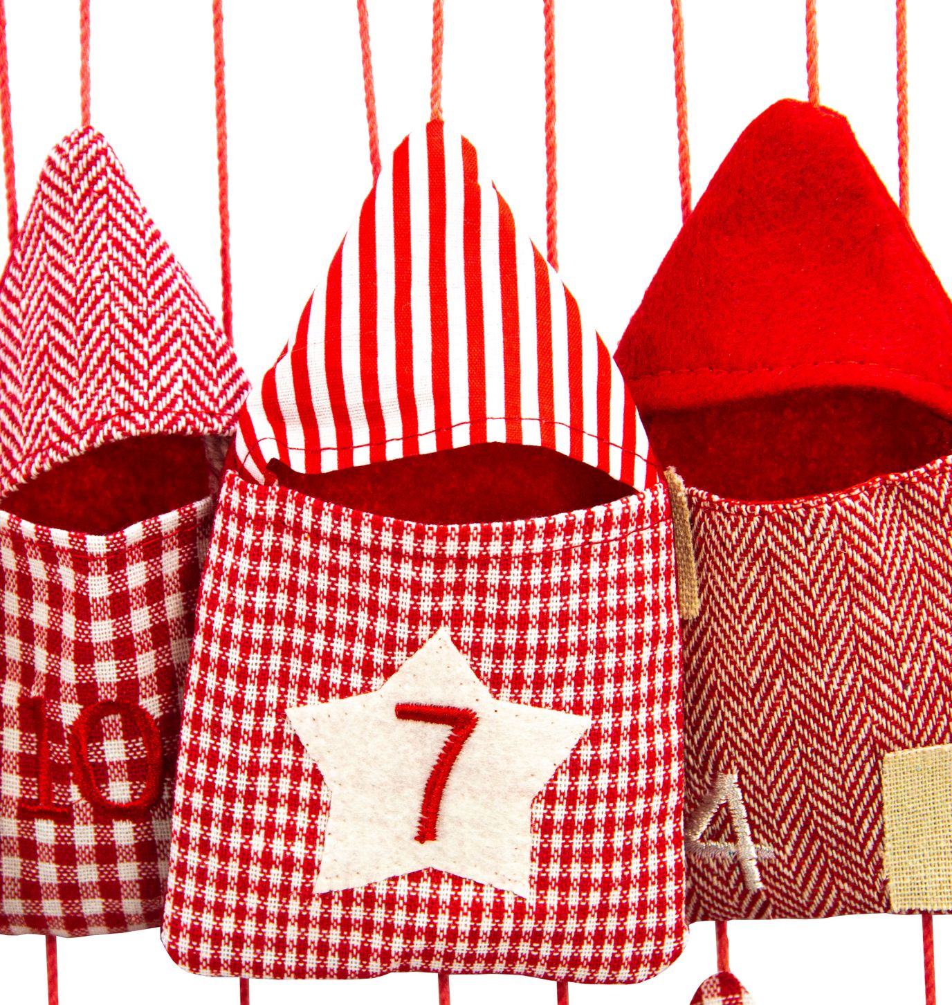 Roter Adventskalender zum Selbstbefüllen