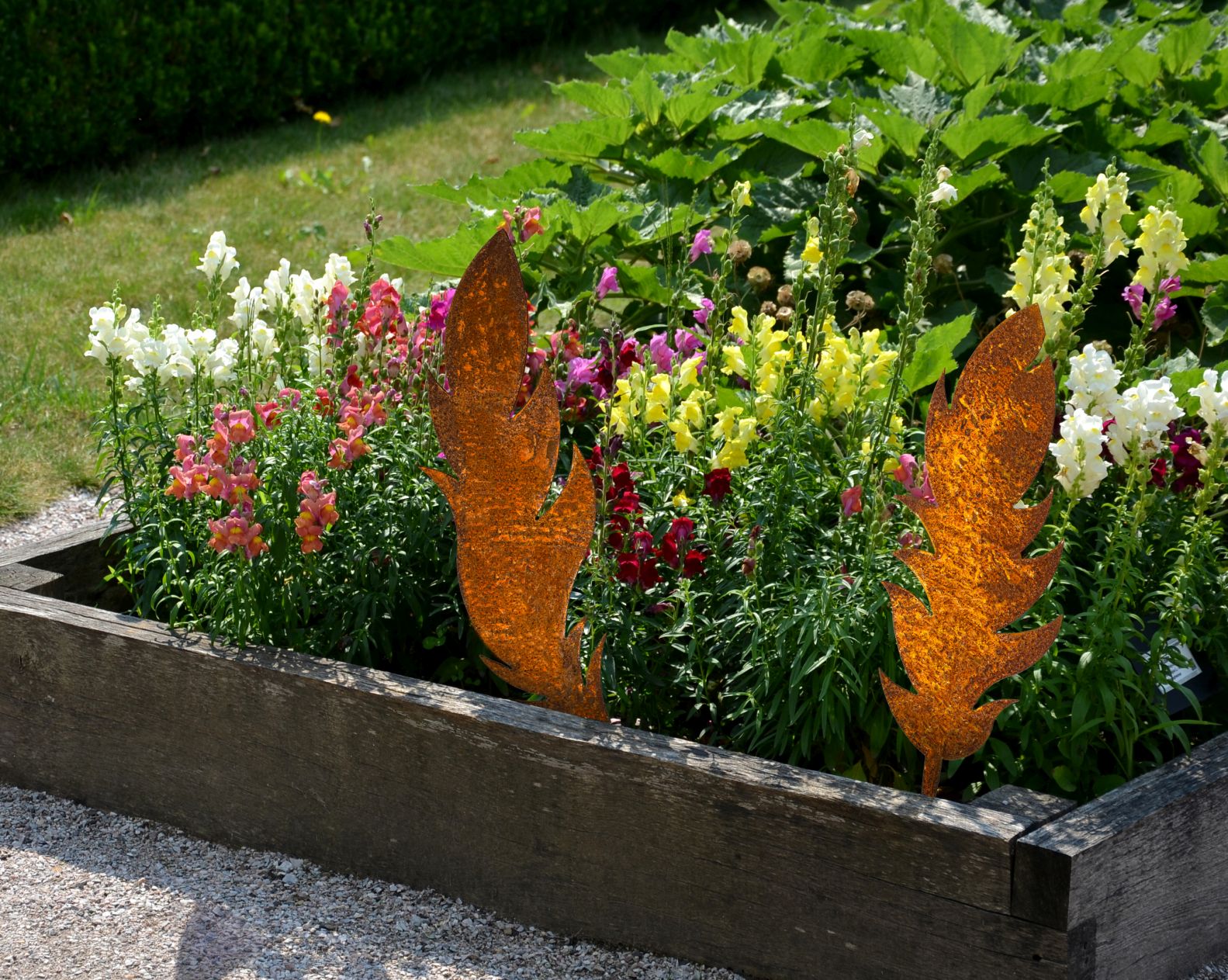 Rost Deko für Garten, Terrasse oder Balkon - Metall Feder Skulptur Deko Stecker