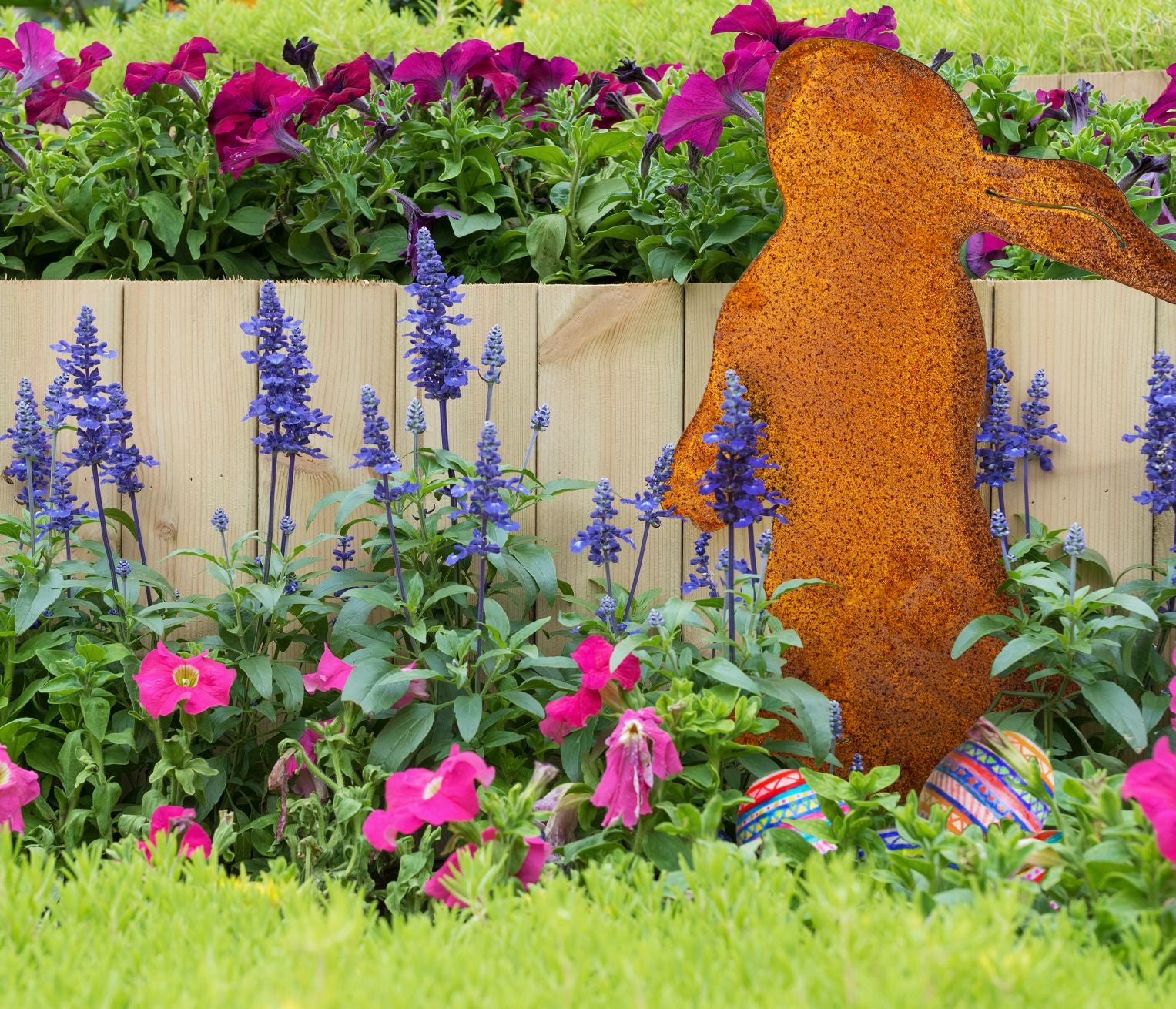 Edelrost Gartendeko: Osterdekoration für draußen - Hase